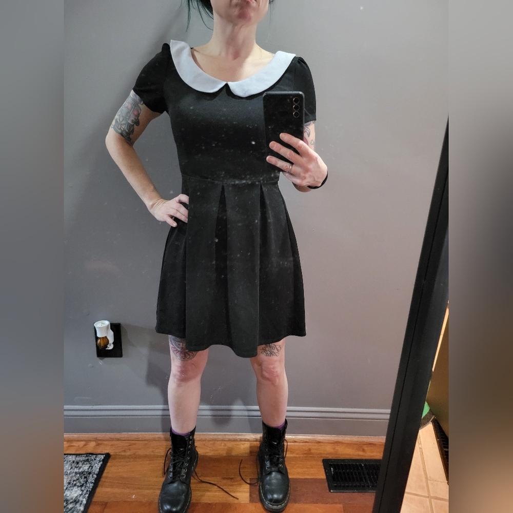 Modcloth Sunny Girl Wednesday Adam's / Peter pan collar goth dress. Size small